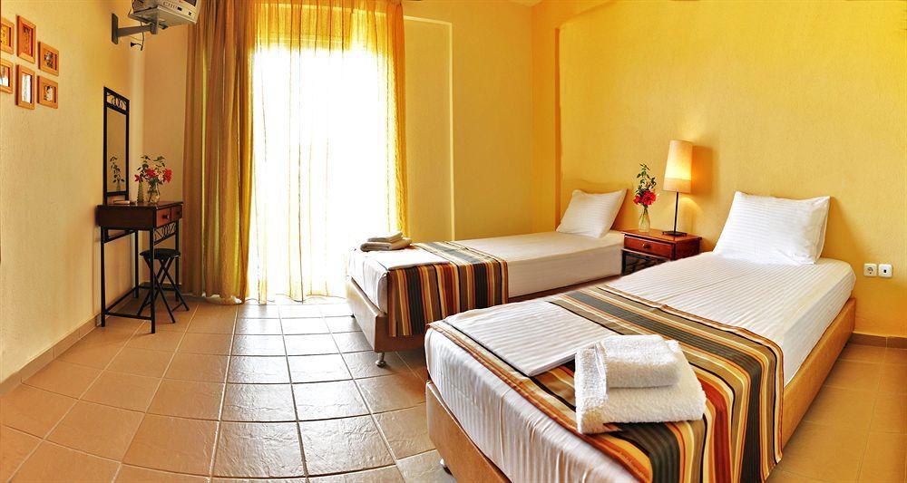 Dafnes Rooms Fourka Exterior foto