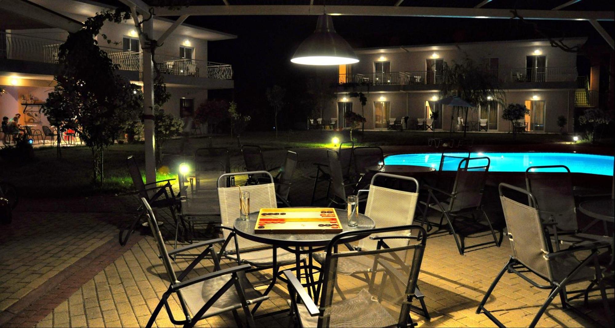 Dafnes Rooms Fourka Exterior foto