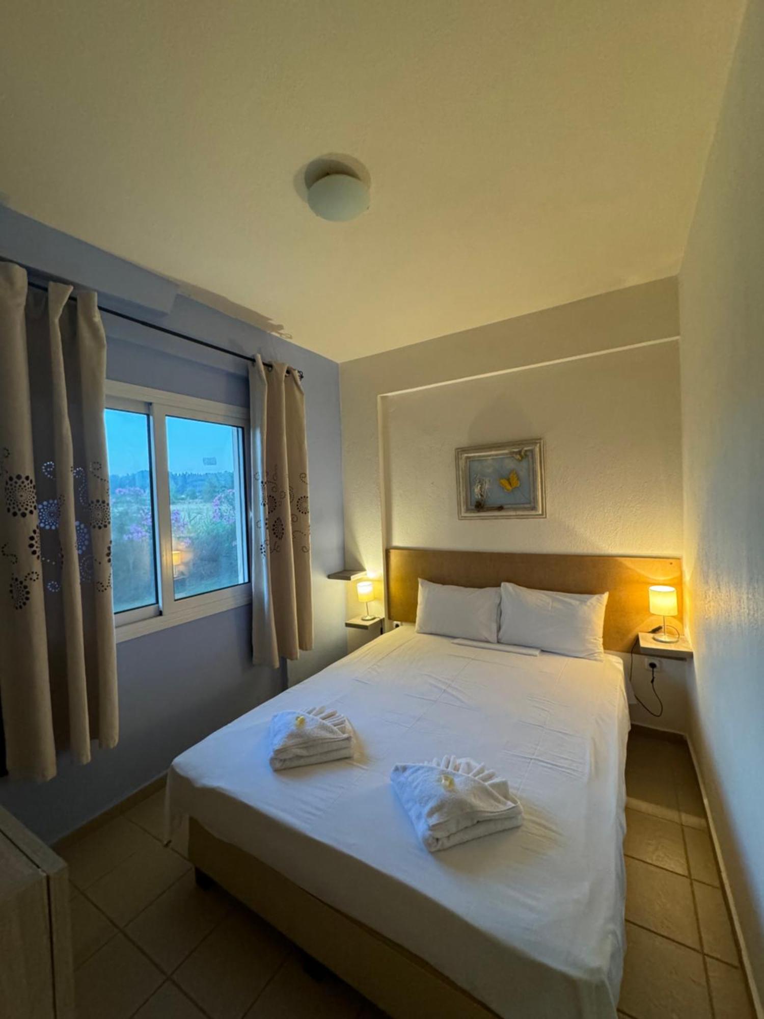 Dafnes Rooms Fourka Exterior foto