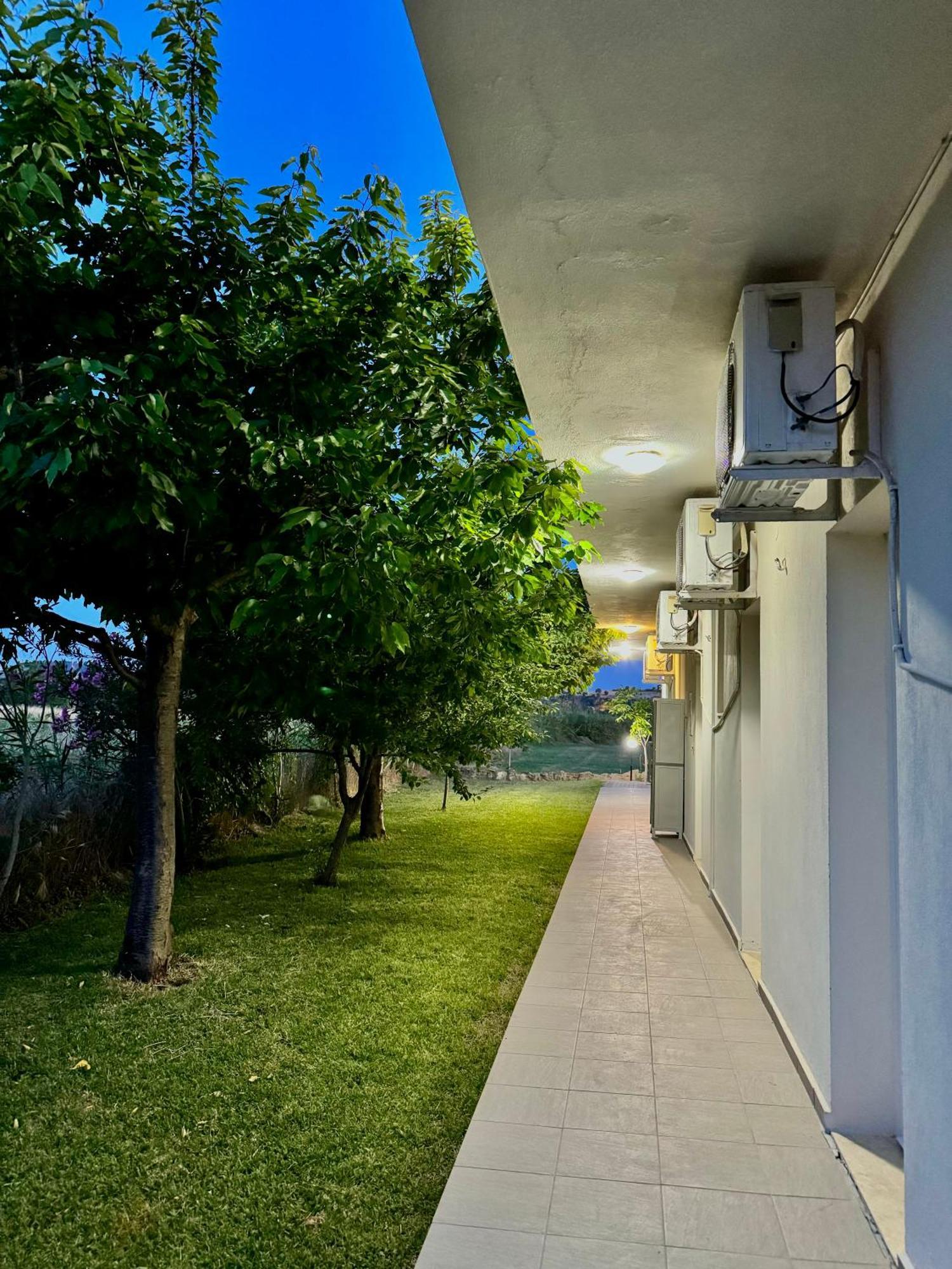 Dafnes Rooms Fourka Exterior foto