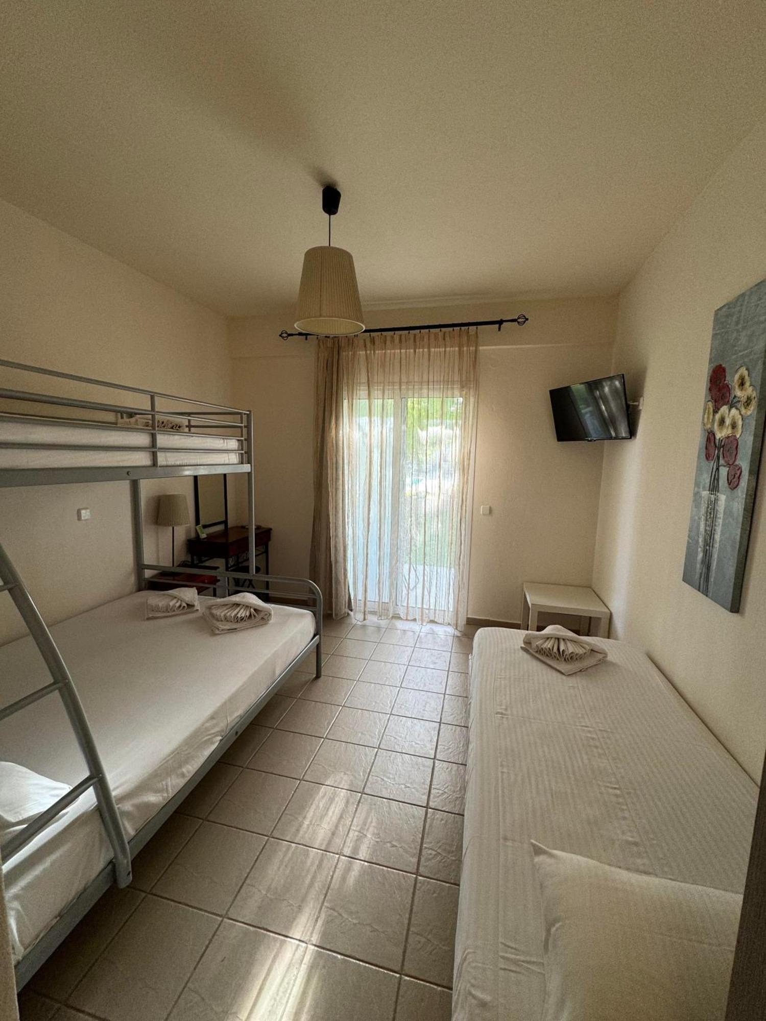Dafnes Rooms Fourka Exterior foto