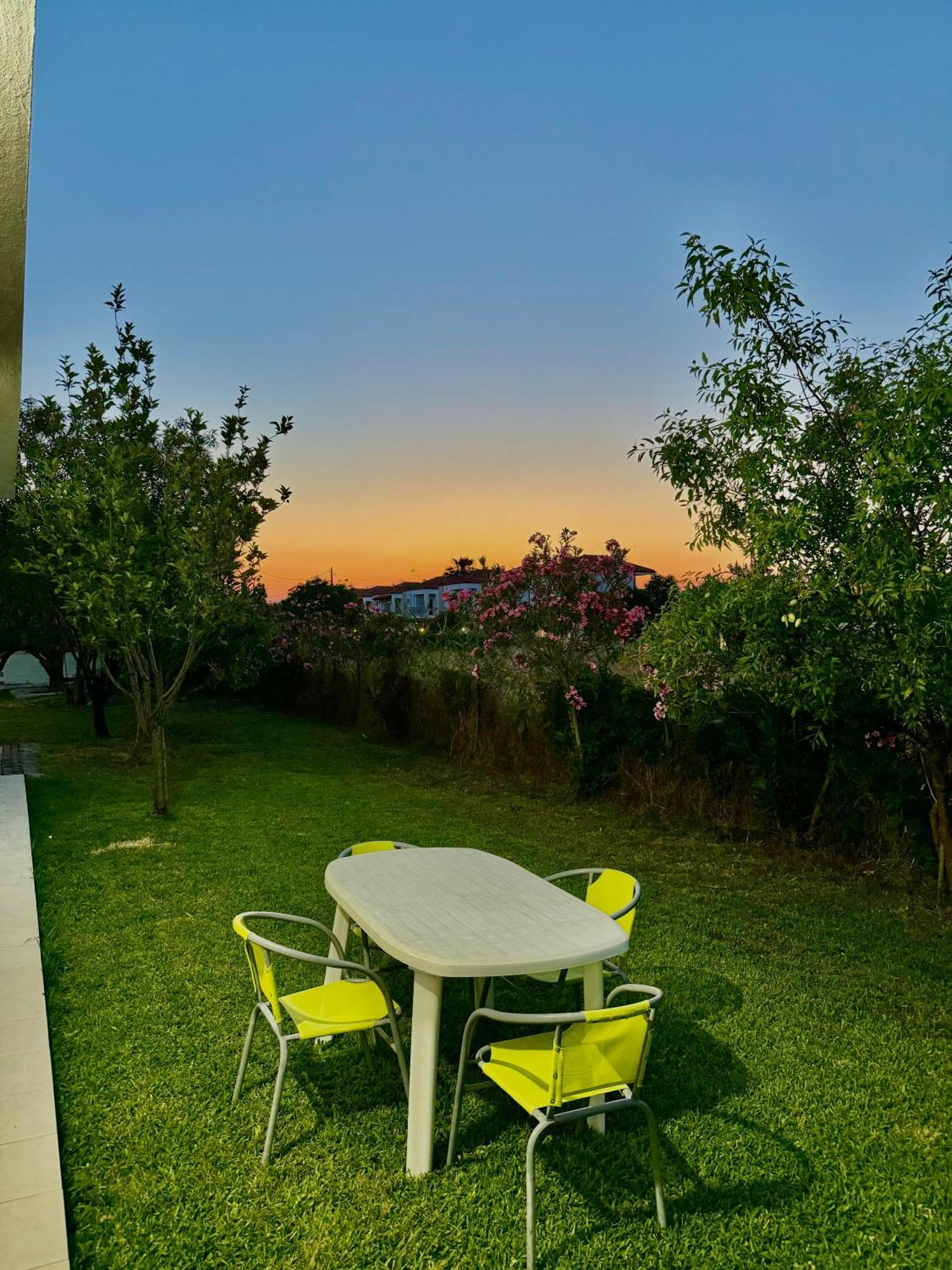 Dafnes Rooms Fourka Exterior foto